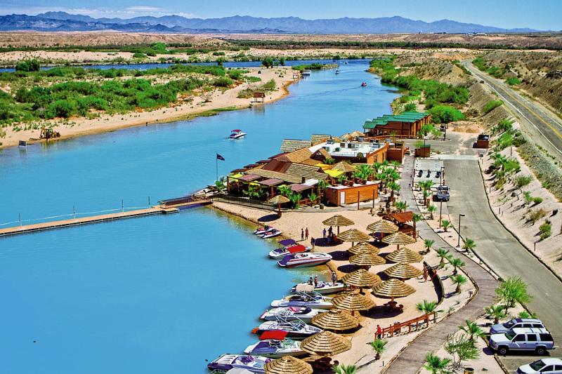 Pirate Cove Resort & Marina Needles Eksteriør billede