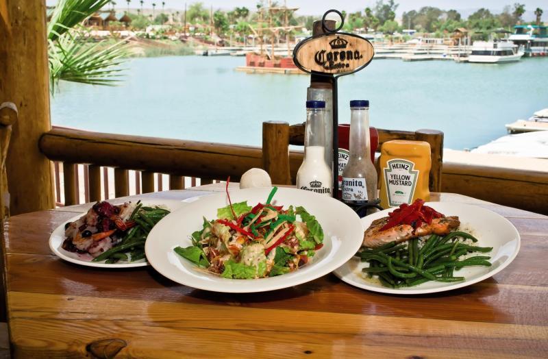 Pirate Cove Resort & Marina Needles Eksteriør billede