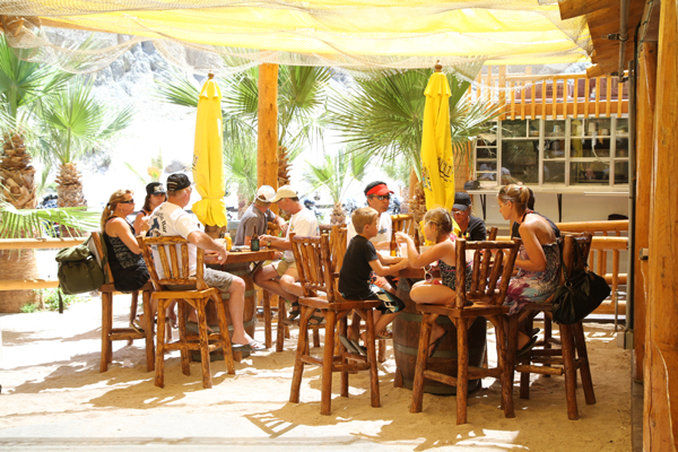 Pirate Cove Resort & Marina Needles Eksteriør billede