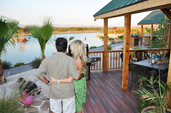 Pirate Cove Resort & Marina Needles Eksteriør billede
